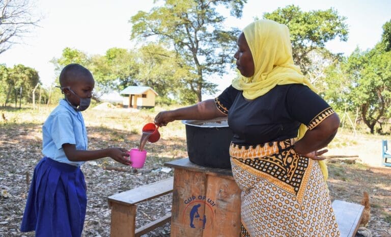 A student receives some morning uji (Photo Courtesy of Cup of Uji)